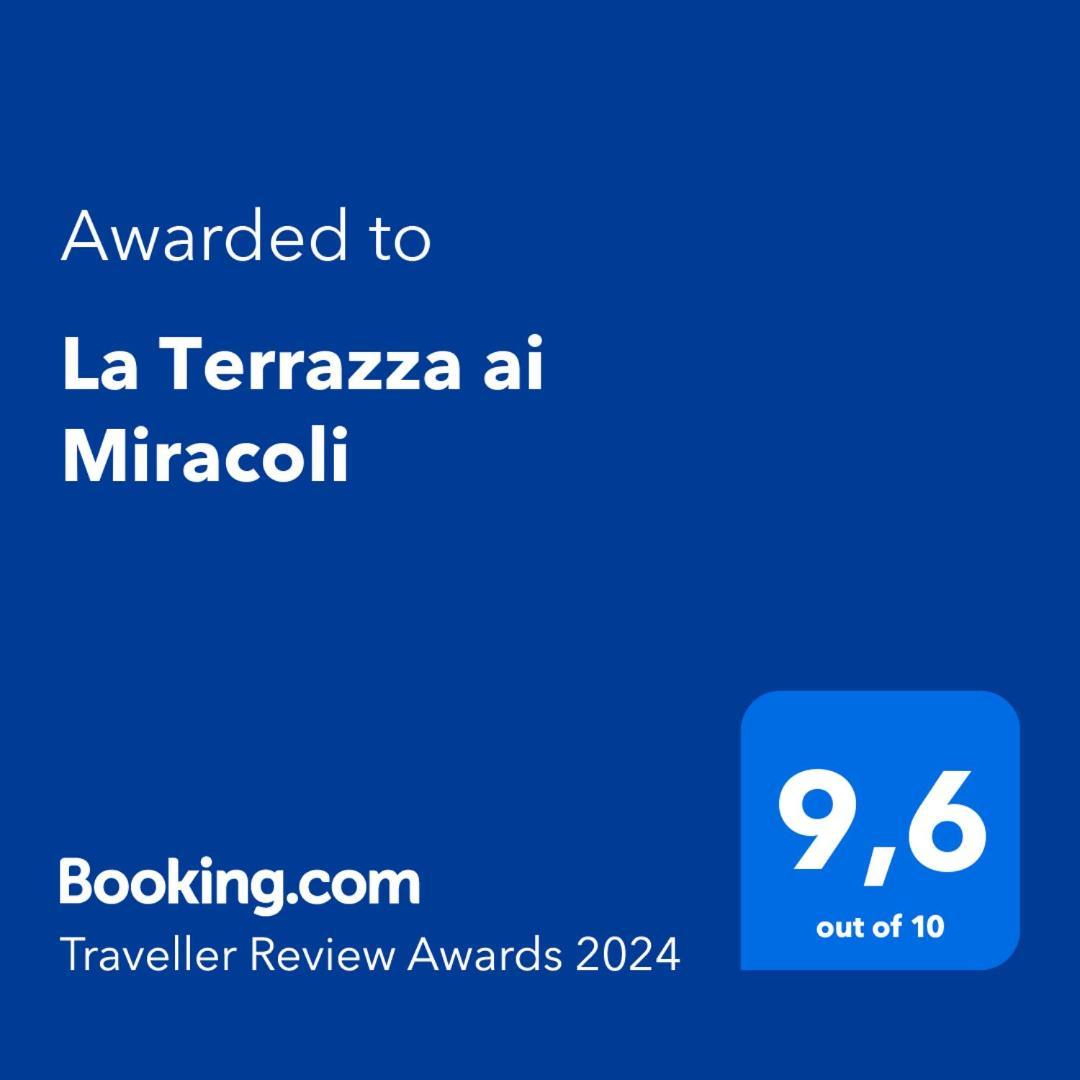 Bed & Breakfast La Terrazza Ai Miracoli Napels