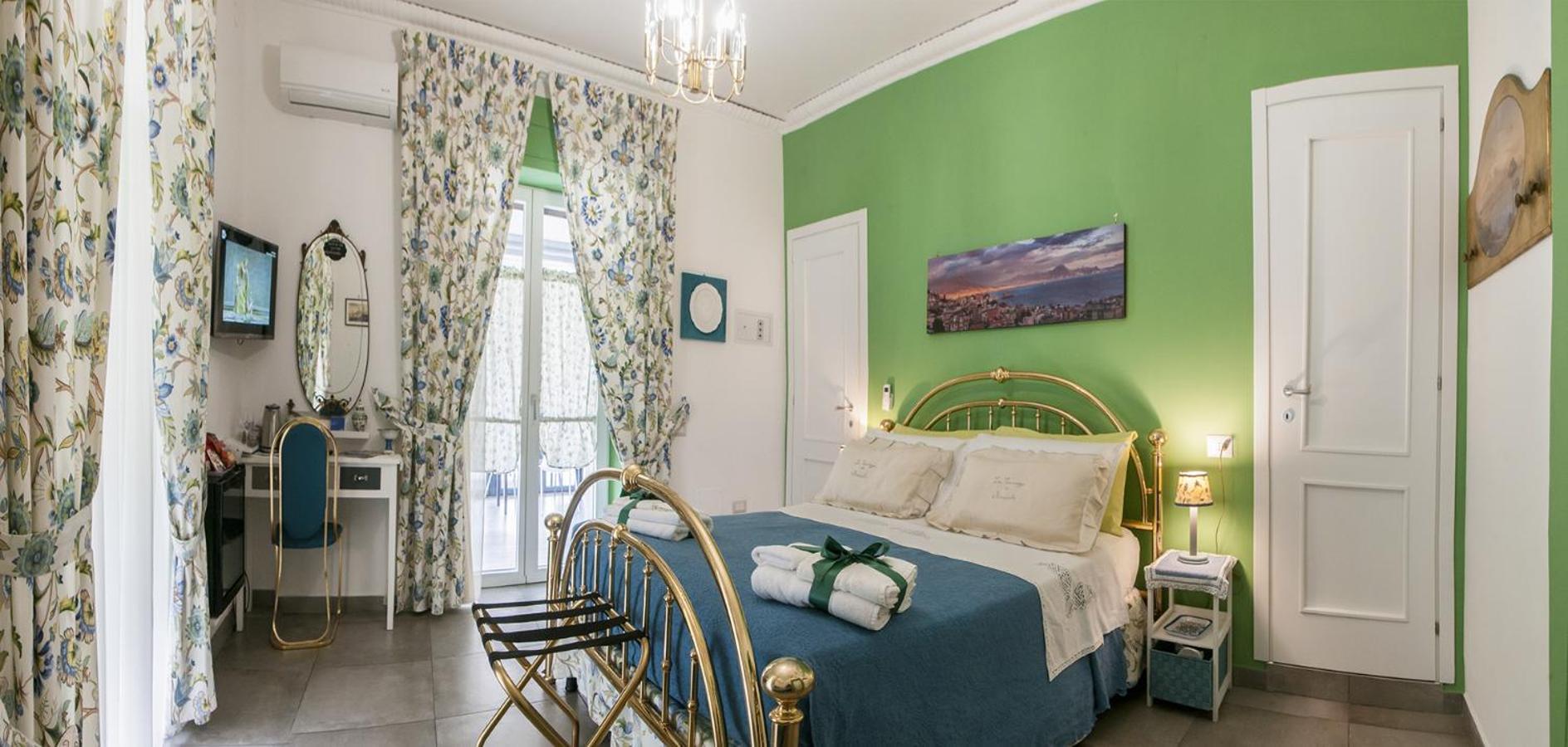 La Terrazza Ai Miracoli Bed & Breakfast Napels